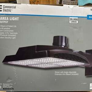 COMMERCIAL ELECTRIC 4K -LED AREA LIGHT 20K LUMENS BRONZE #GRD150-PC-4K-BZ 810061
